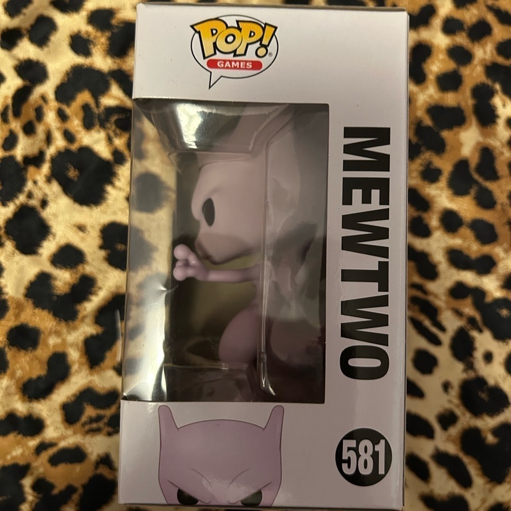 Mewtwo Funko Pop! No. 581 - Picture 5 of 6